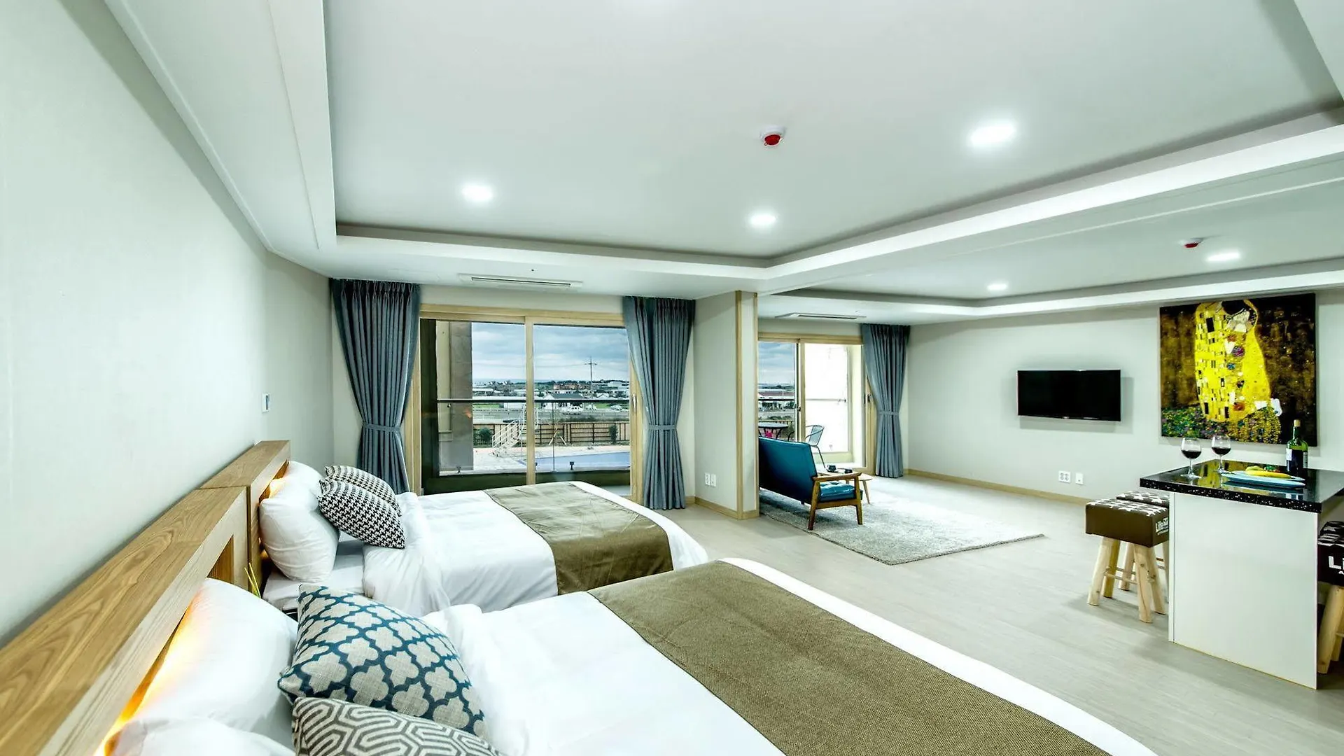 Blue Whale Resort Jeju 3*,  South Korea